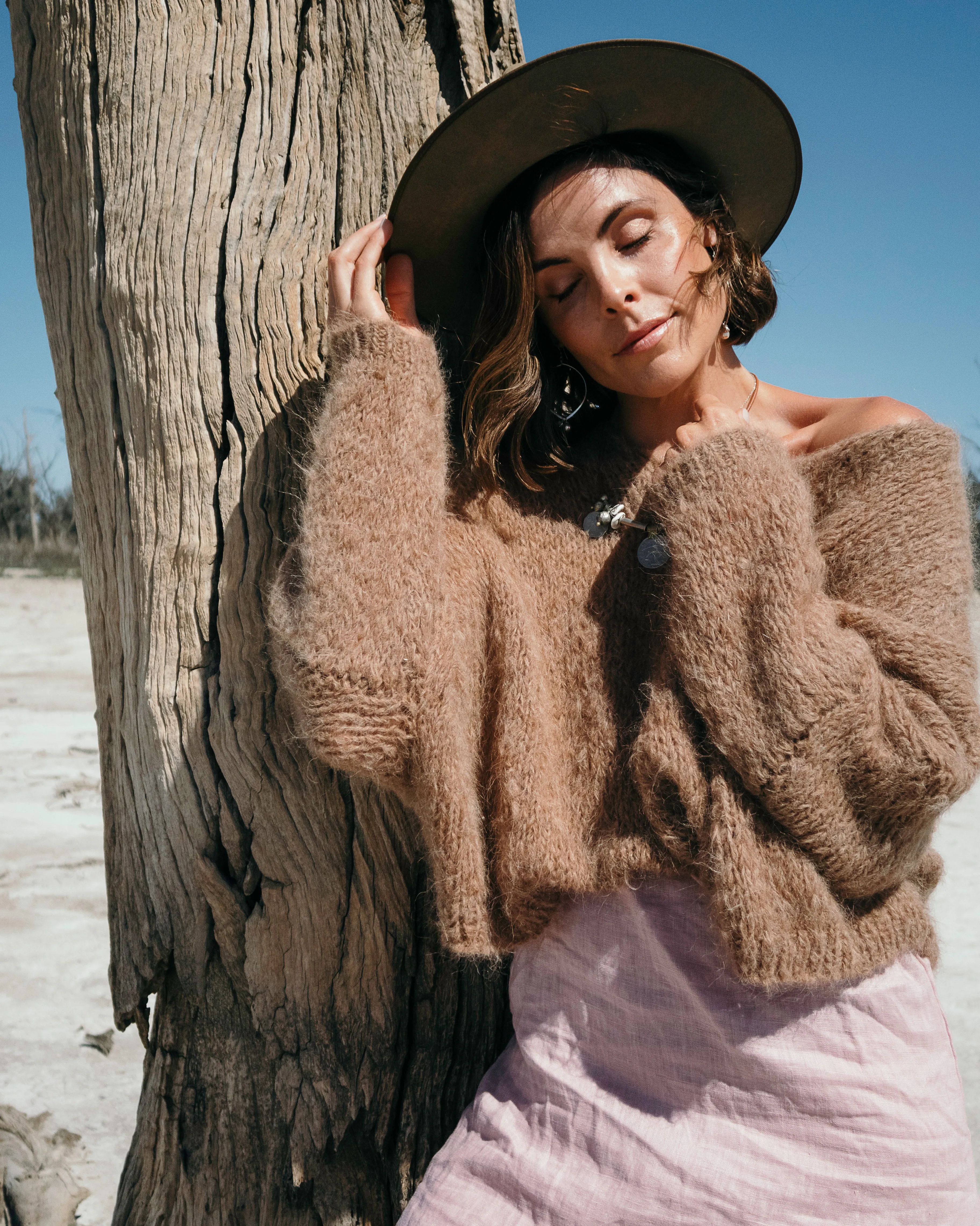 Hand knit batwing sweater (Alpaca) - Candy pink